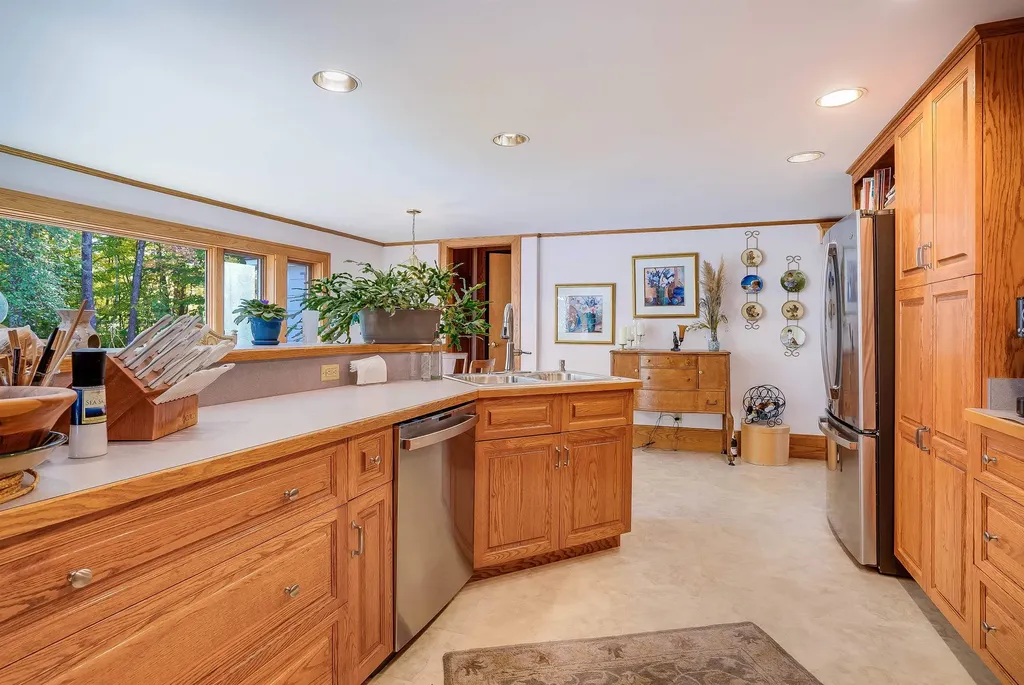 53 Lark Street Franklin NH 03235