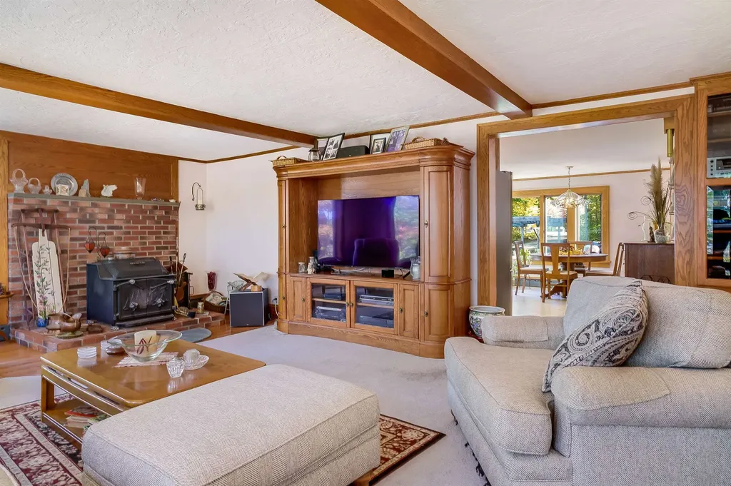 53 Lark Street Franklin NH 03235