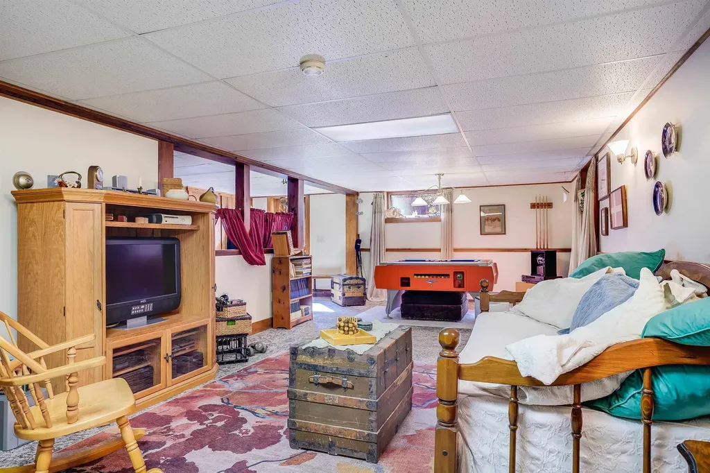 53 Lark Street Franklin NH 03235