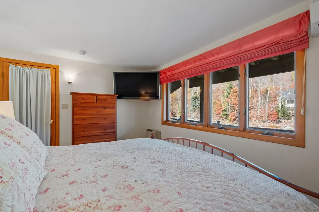 28 Loonwood Drive Lincoln NH 03251