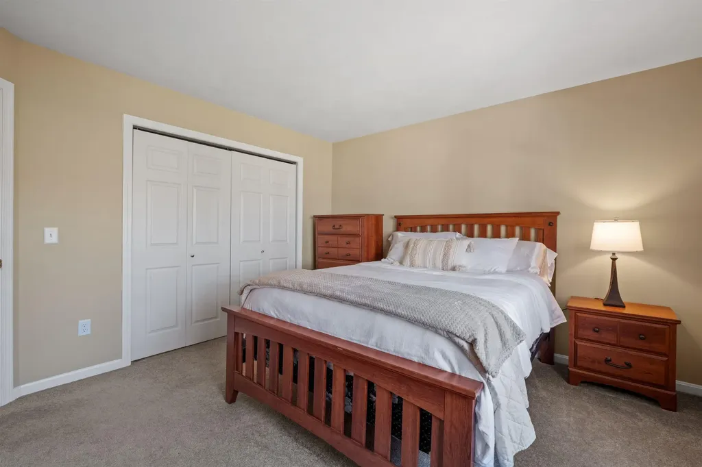 74 Oakmont Drive Concord NH 03301