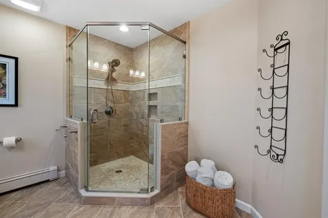 74 Oakmont Drive Concord NH 03301