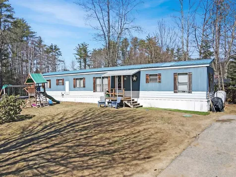 23 Ridgewood Place Plymouth NH 03264