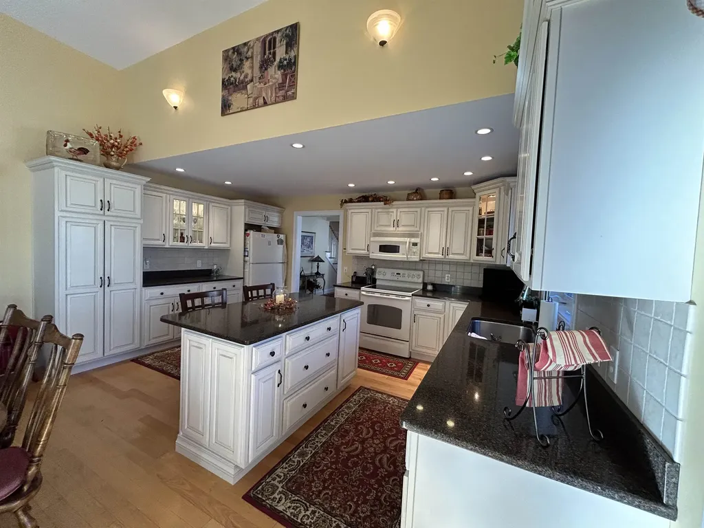 11 Autumn Lane East Kingston NH 03827