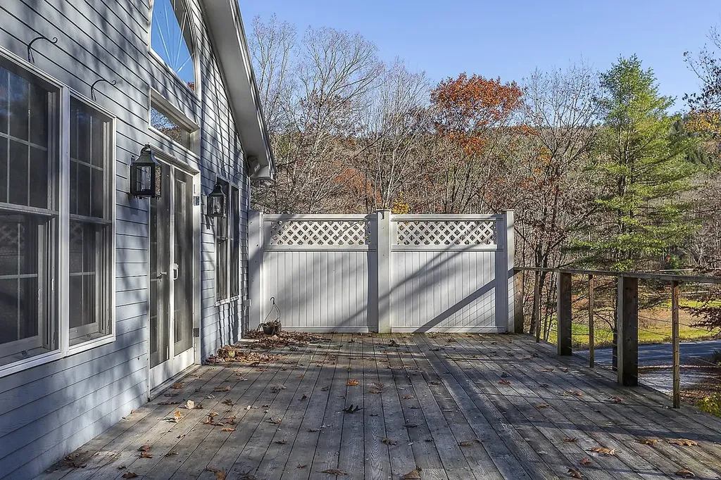 8049 Vt Route 12 Barnard VT 05031