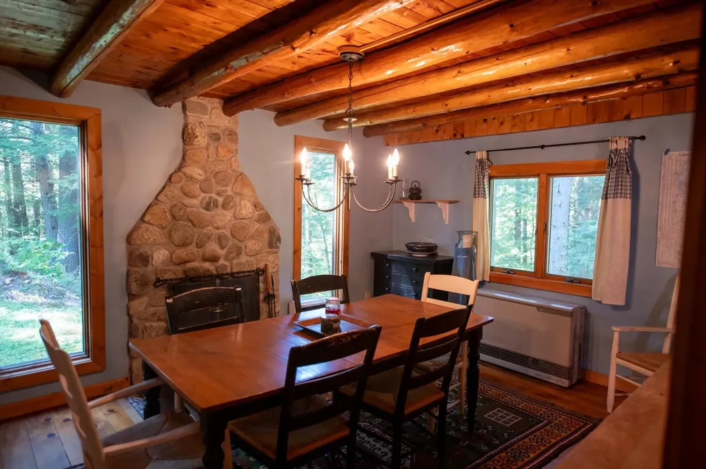 63 Reynolds Lane Jamaica VT 05343