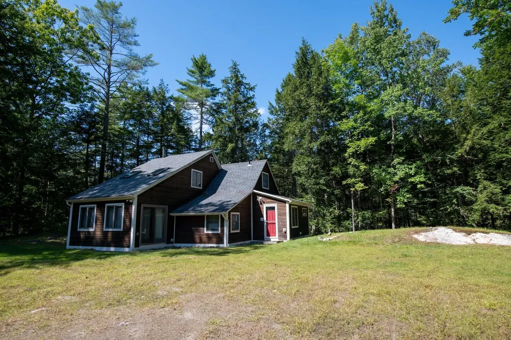 63 Reynolds Lane Jamaica VT 05343