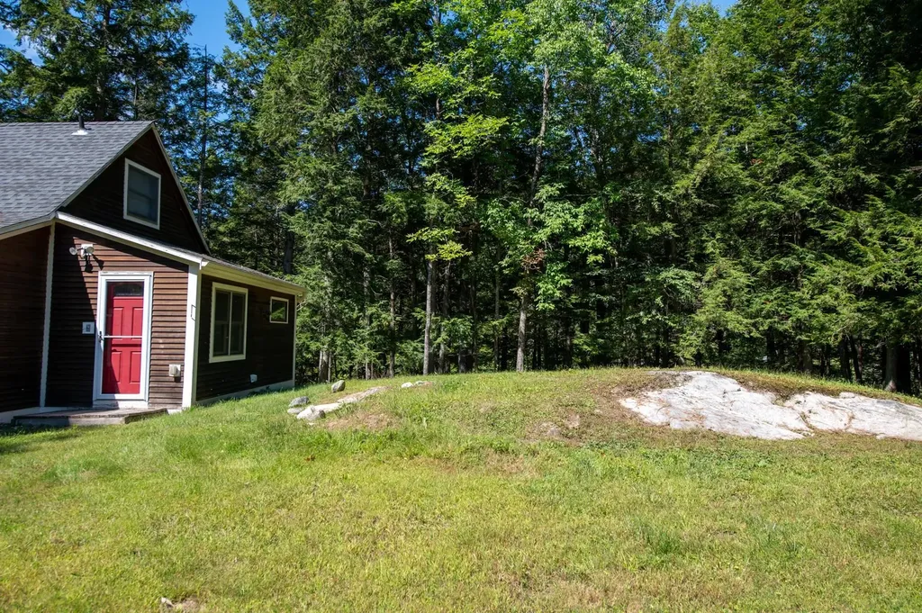 63 Reynolds Lane Jamaica VT 05343