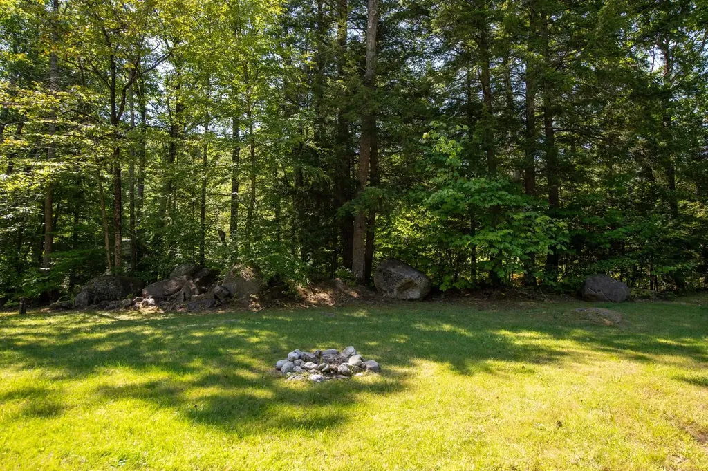 63 Reynolds Lane Jamaica VT 05343