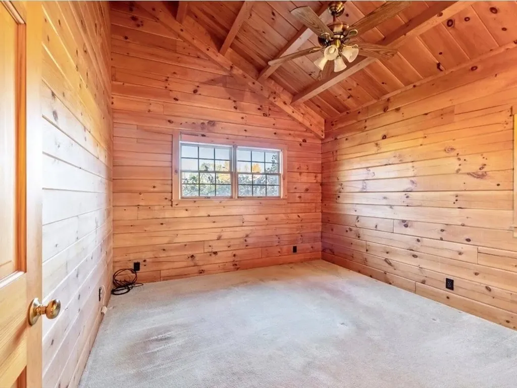 317 Sunset View Lane Isle La Motte VT 05483