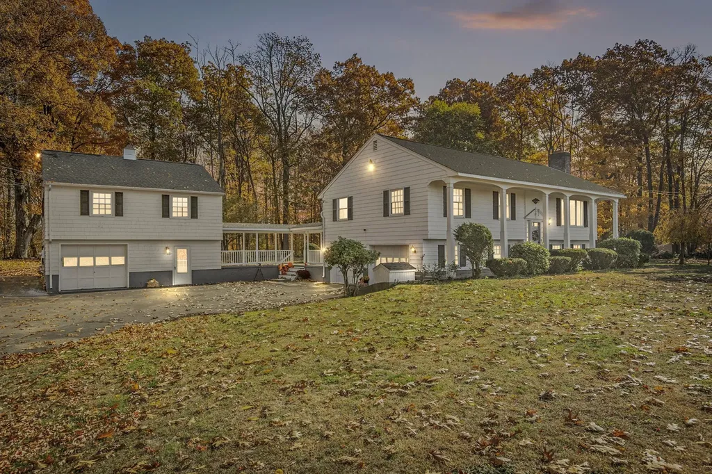 39 Weare Road Hampton Falls NH 03844