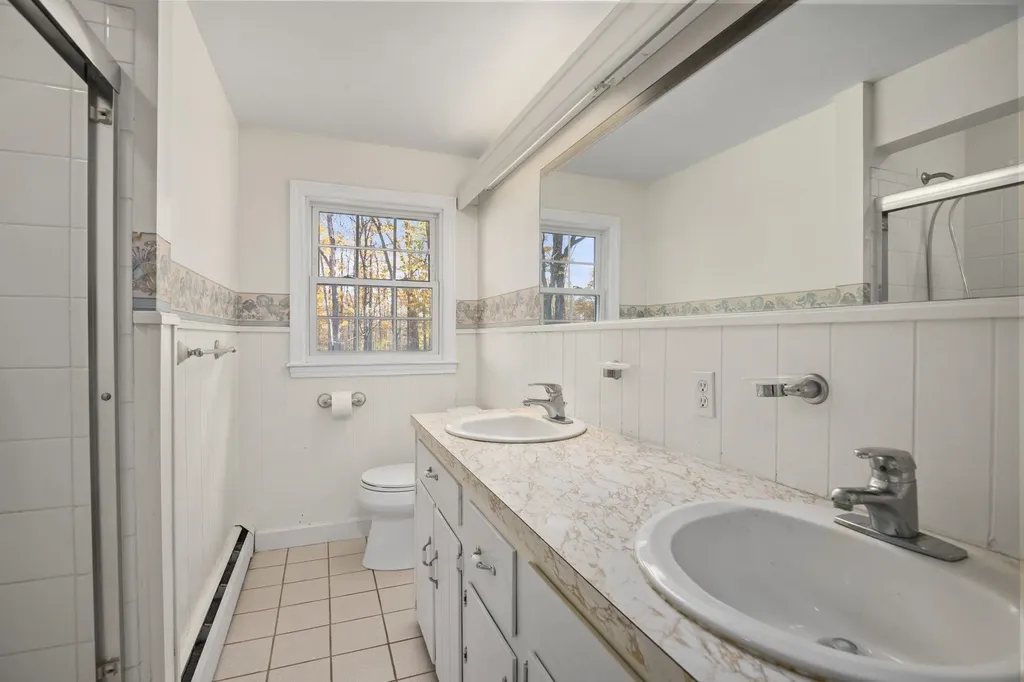 39 Weare Road Hampton Falls NH 03844