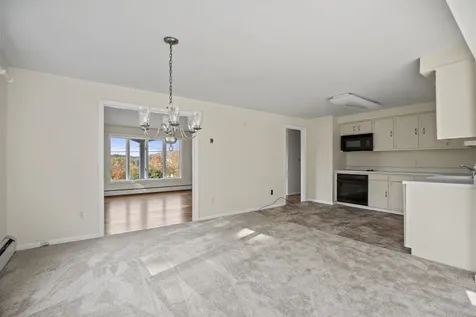 39 Weare Road Hampton Falls NH 03844