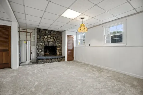 39 Weare Road Hampton Falls NH 03844