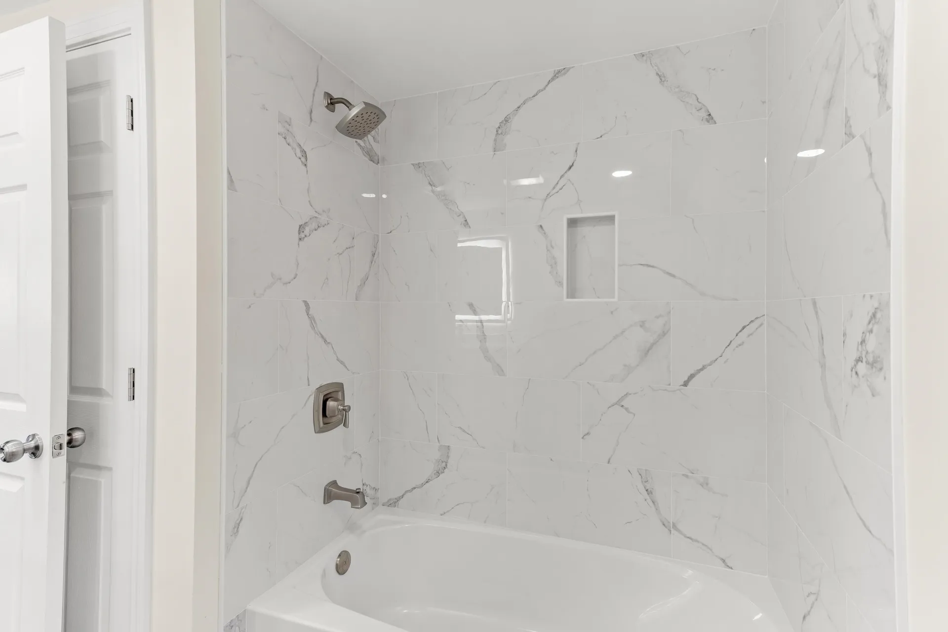 12 Gardner Road Windham NH 03087