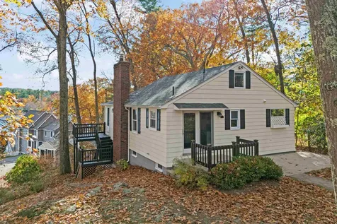 12 Gardner Road Windham NH 03087