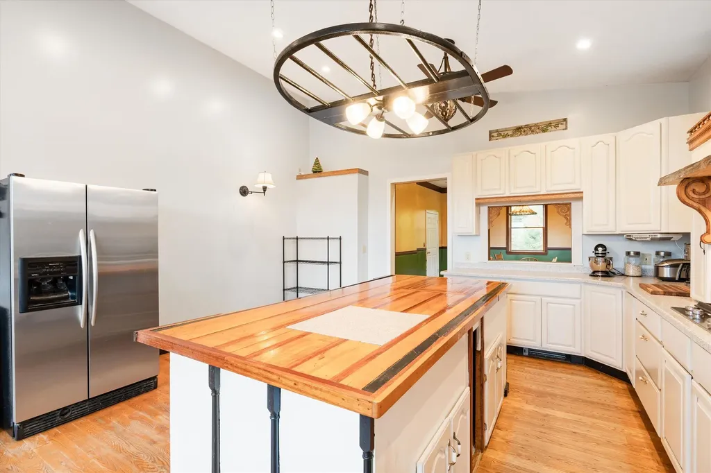 13 Lovell Drive Gilsum NH 03448