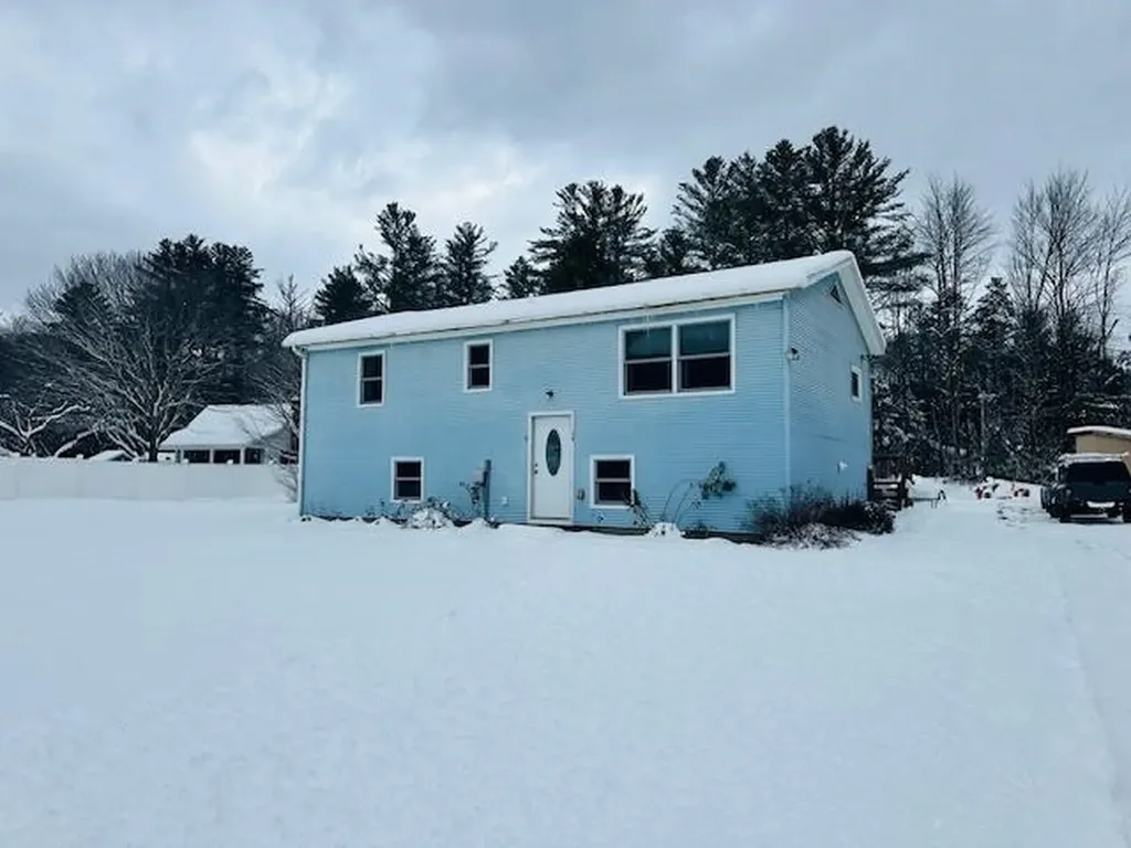 24 Crabapple Lane Hyde Park VT 05655