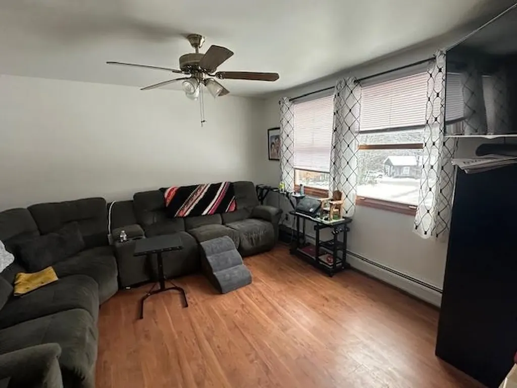 24 Crabapple Lane Hyde Park VT 05655