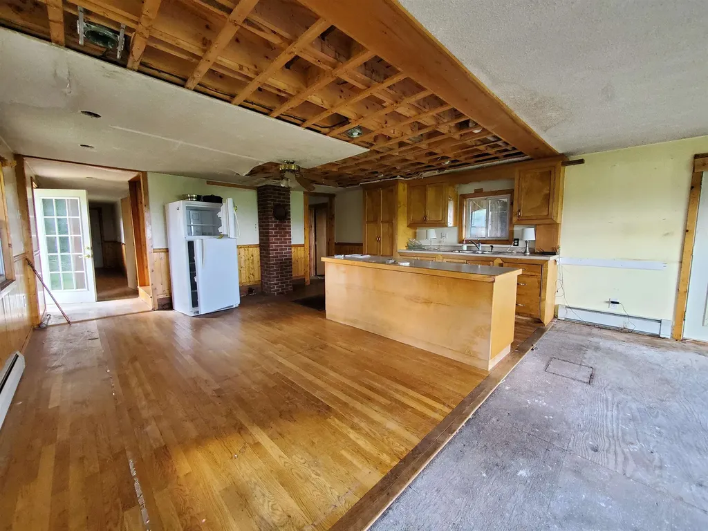 285 Bickford Lane Glover VT 05839