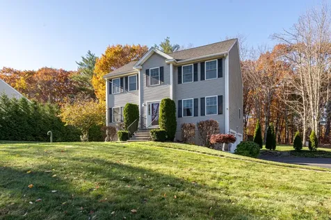 14 Chandler Lane Raymond NH 03077