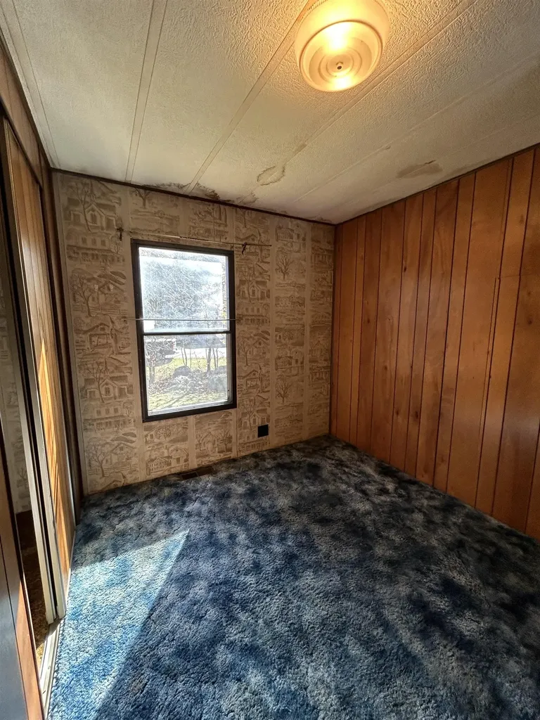 33 Lamprey River Park Newmarket NH 03857