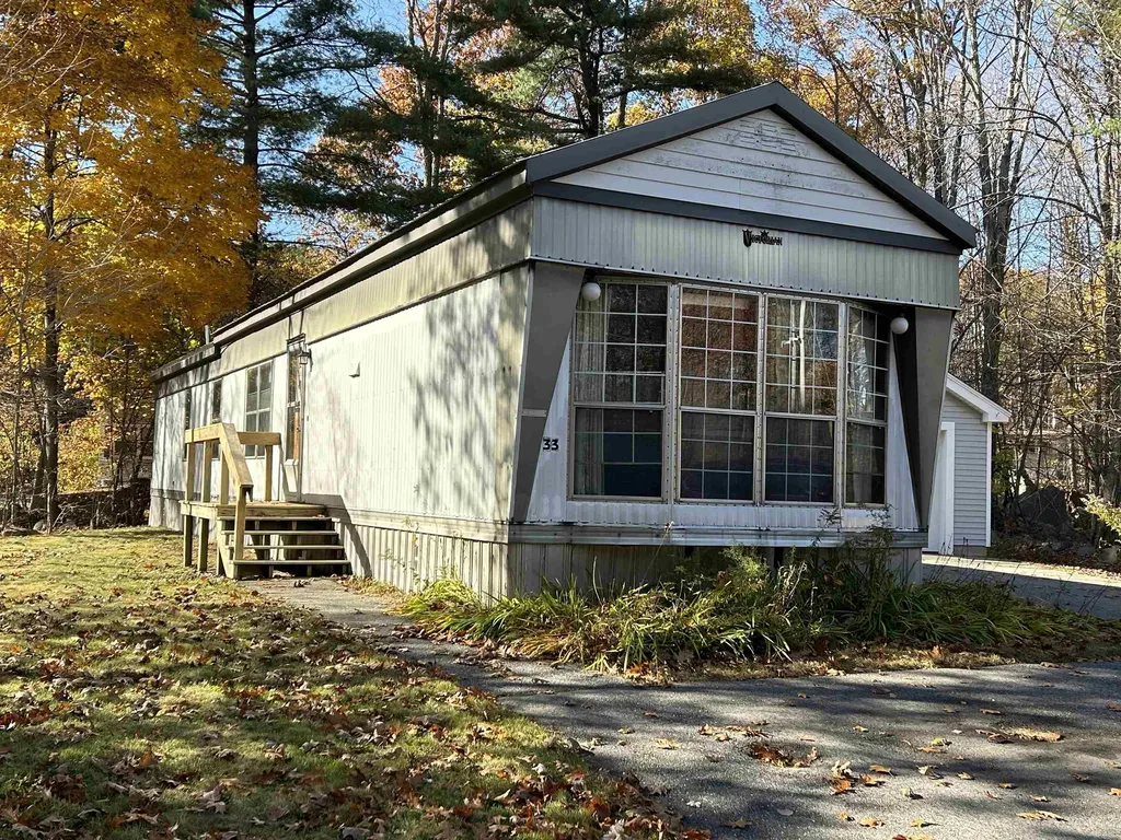 33 Lamprey River Park Newmarket NH 03857