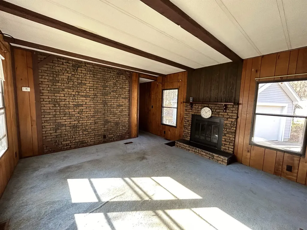 33 Lamprey River Park Newmarket NH 03857