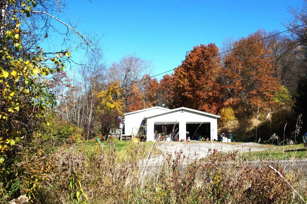 2946 Spaulding Road St. Johnsbury VT 05819