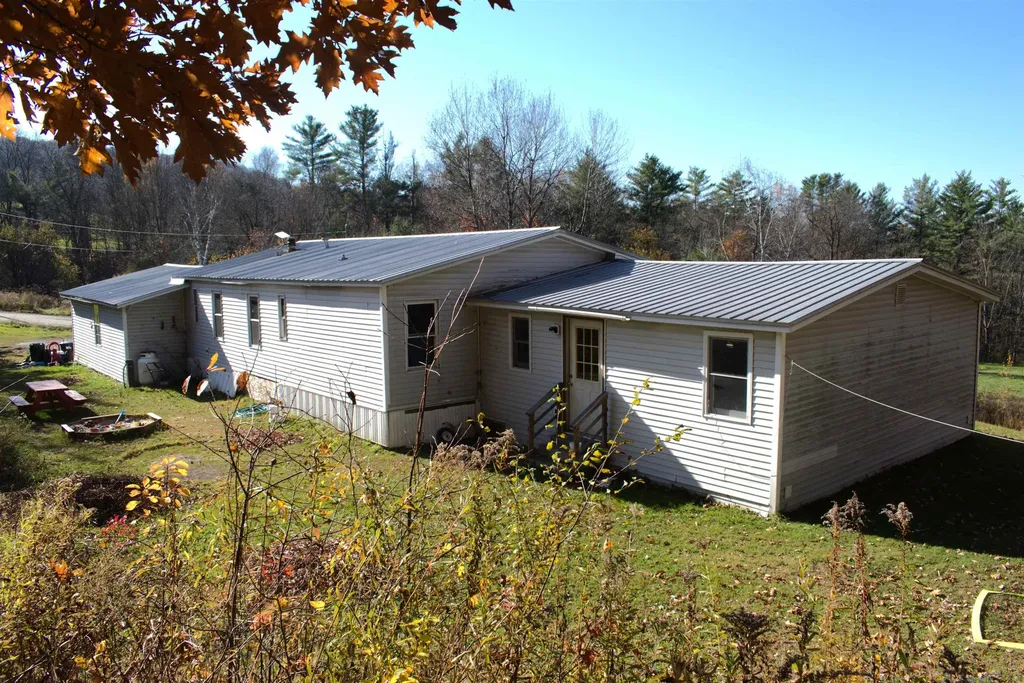 2946 Spaulding Road St. Johnsbury VT 05819