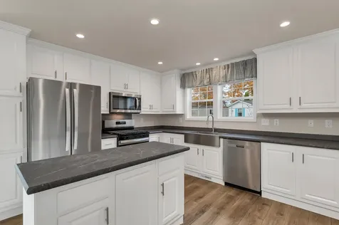 16 Sycamore Avenue North Hampton NH 03862