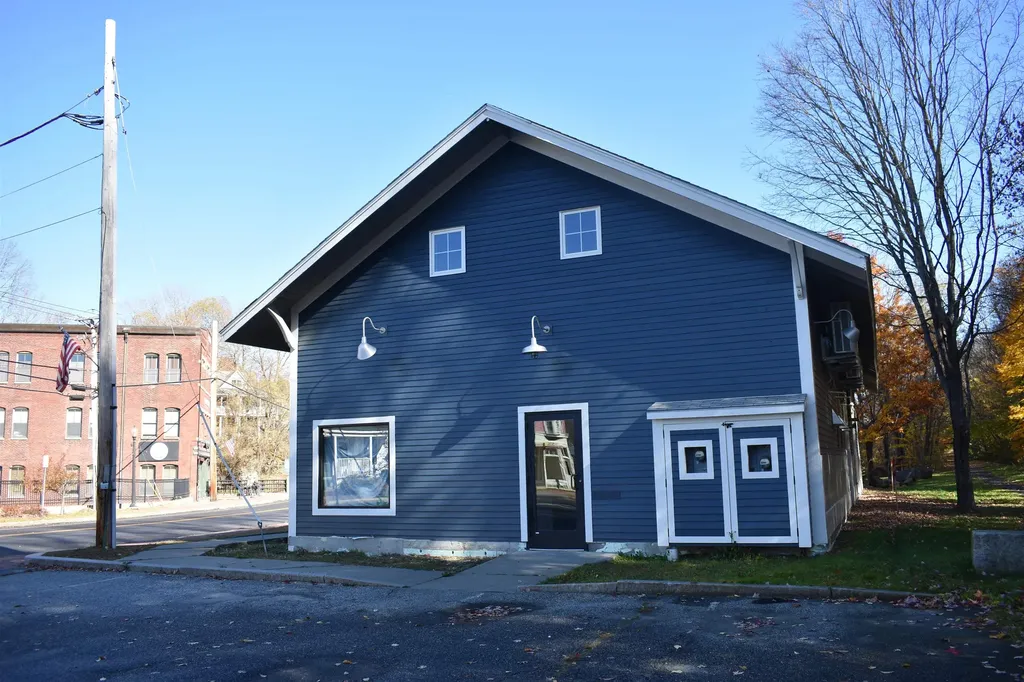 59 Main Street Enfield NH 03748