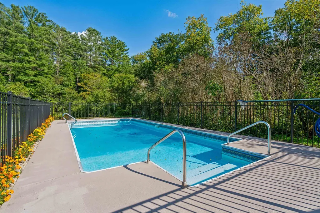 16 Pomfret Road Woodstock VT 05091