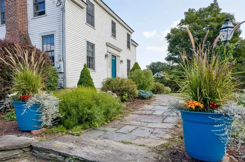 16 Pomfret Road Woodstock VT 05091