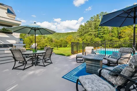 16 Pomfret Road Woodstock VT 05091