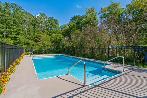 16 Pomfret Road Woodstock VT 05091