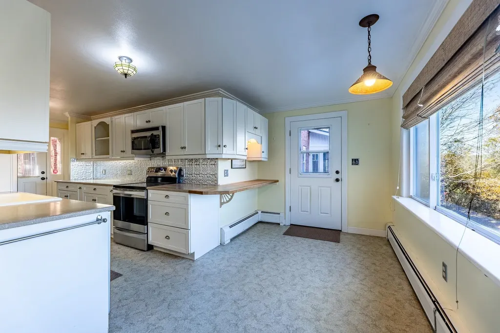 385 Academy Road Thetford VT 05074