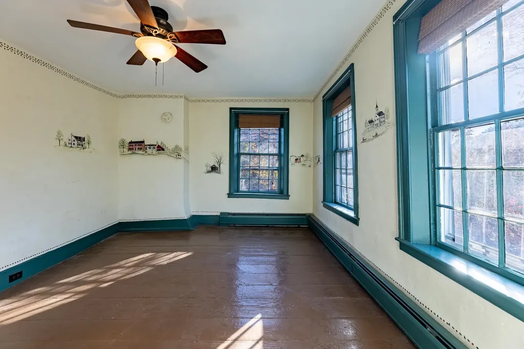 385 Academy Road Thetford VT 05074