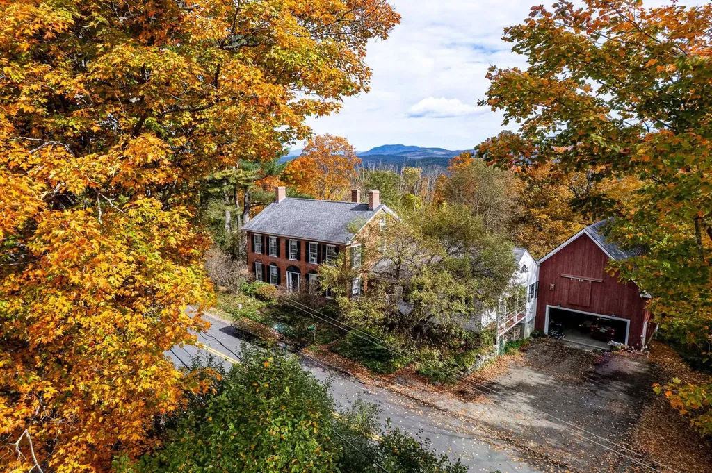 385 Academy Road Thetford VT 05074