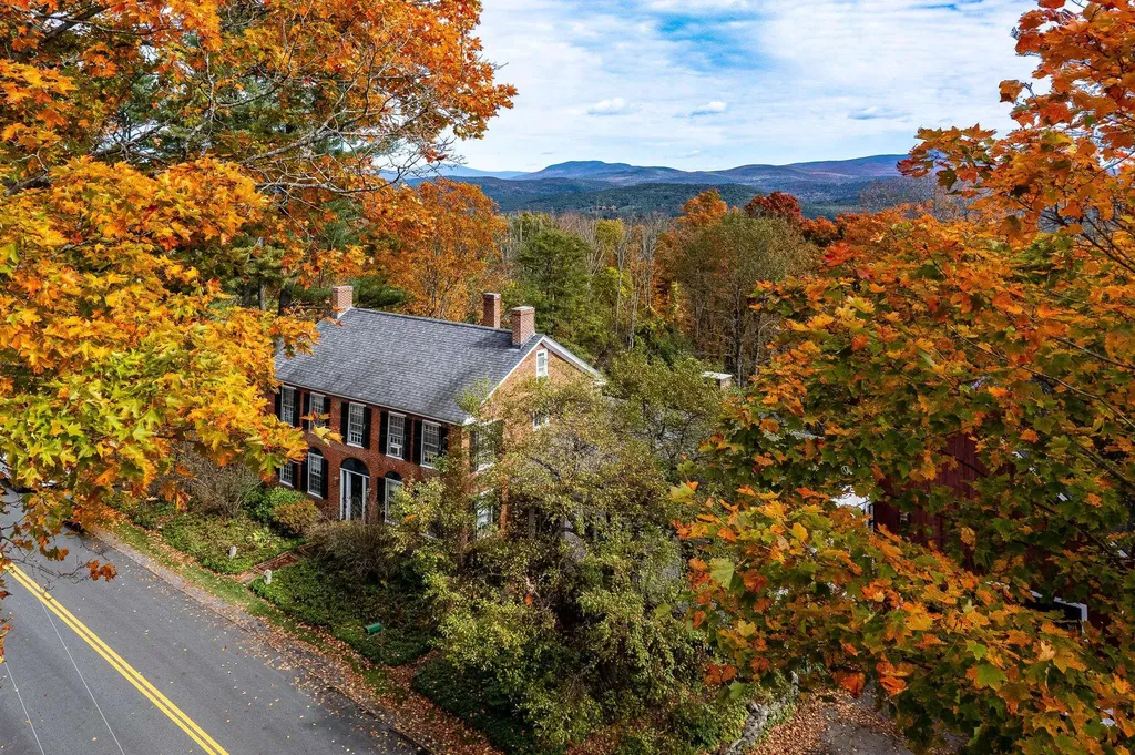 385 Academy Road Thetford VT 05074