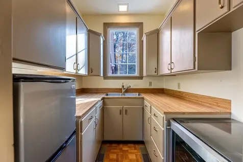 385 Academy Road Thetford VT 05074