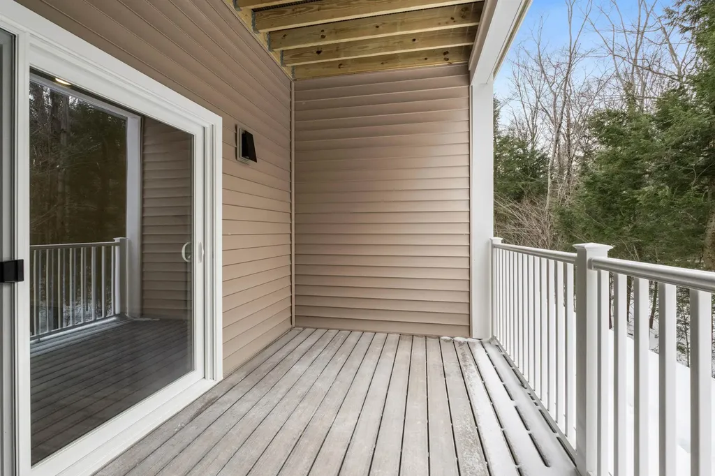 16 Twin Tip Terrace Lincoln NH 03251