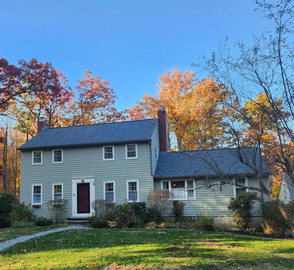 8 Deacon Road Bedford NH 03110