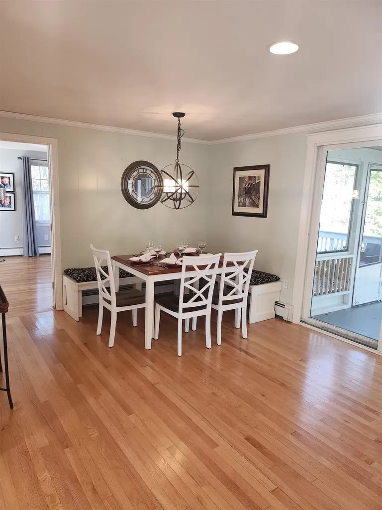 8 Deacon Road Bedford NH 03110