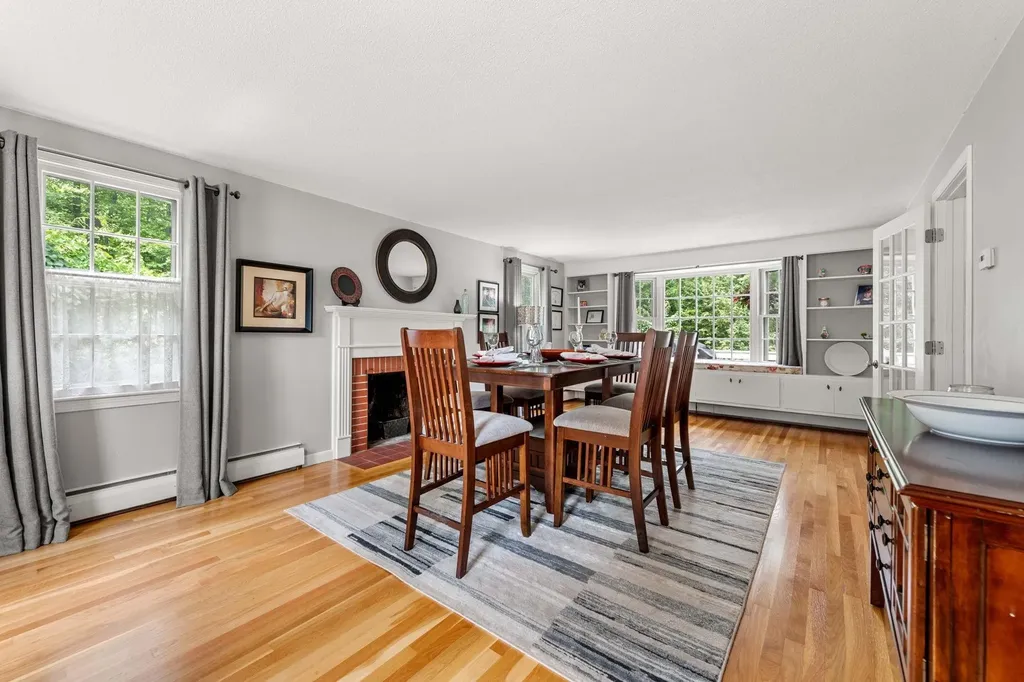 8 Deacon Road Bedford NH 03110