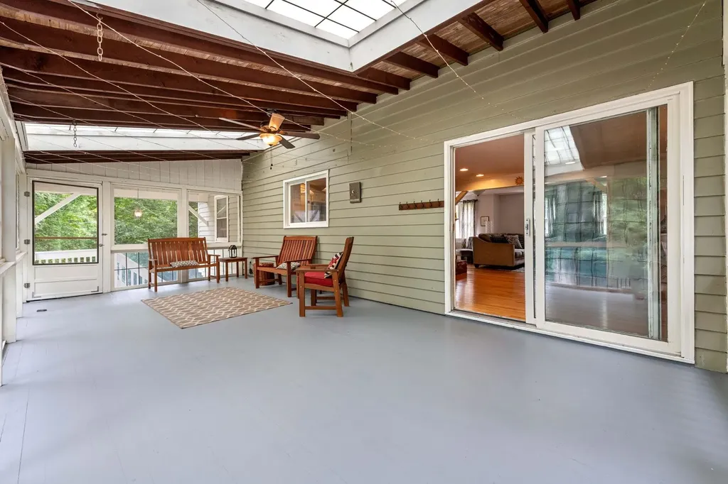 8 Deacon Road Bedford NH 03110