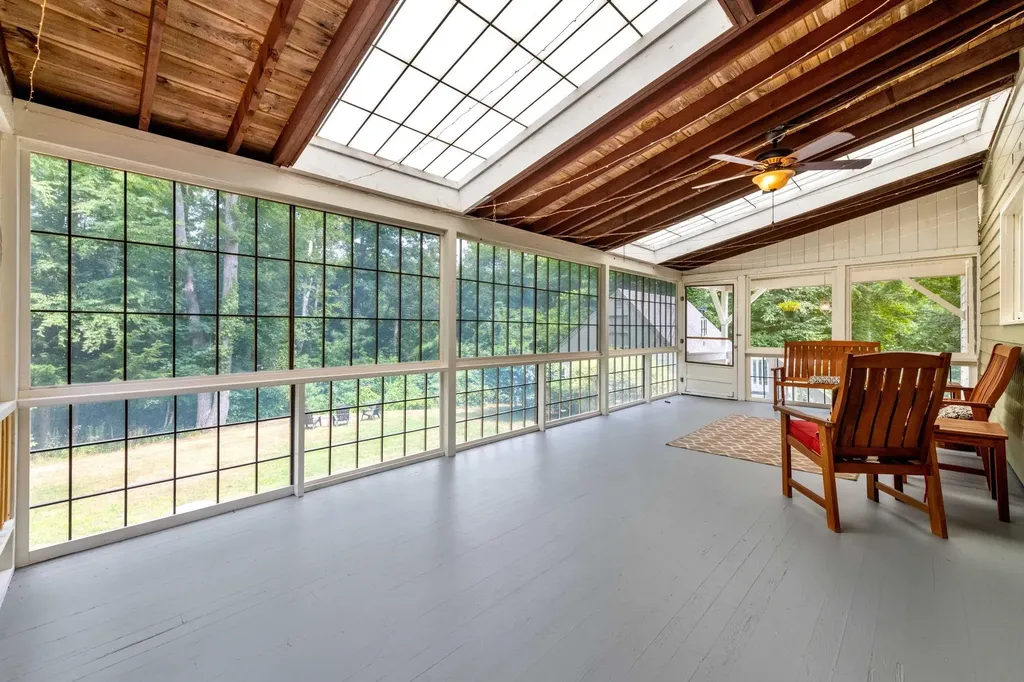 8 Deacon Road Bedford NH 03110