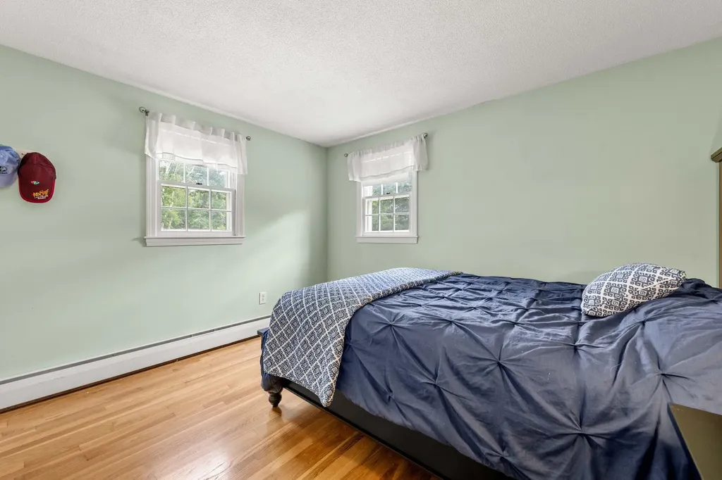 8 Deacon Road Bedford NH 03110