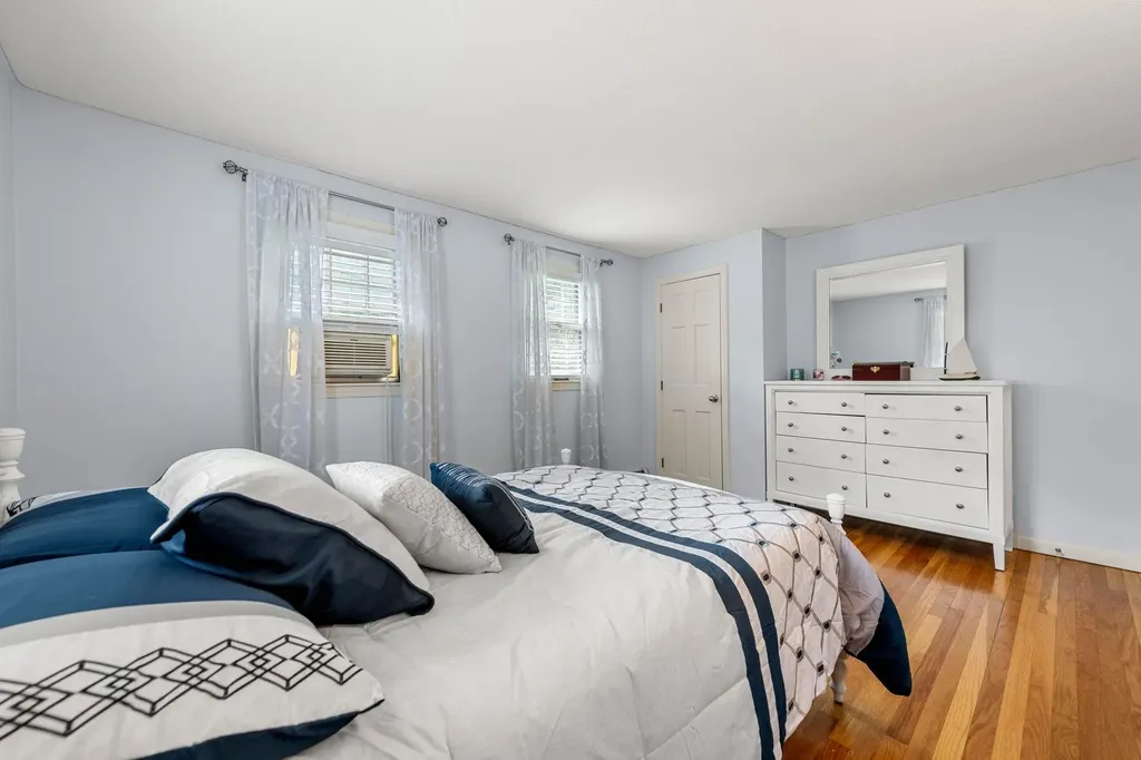 8 Deacon Road Bedford NH 03110