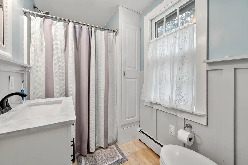 8 Deacon Road Bedford NH 03110